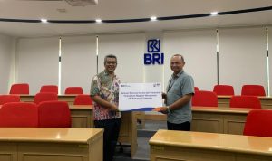 BRI Kramat Region 6 Jakarta Serahkan Bantuan Renovasi Kelas MM FEB UI Salemba